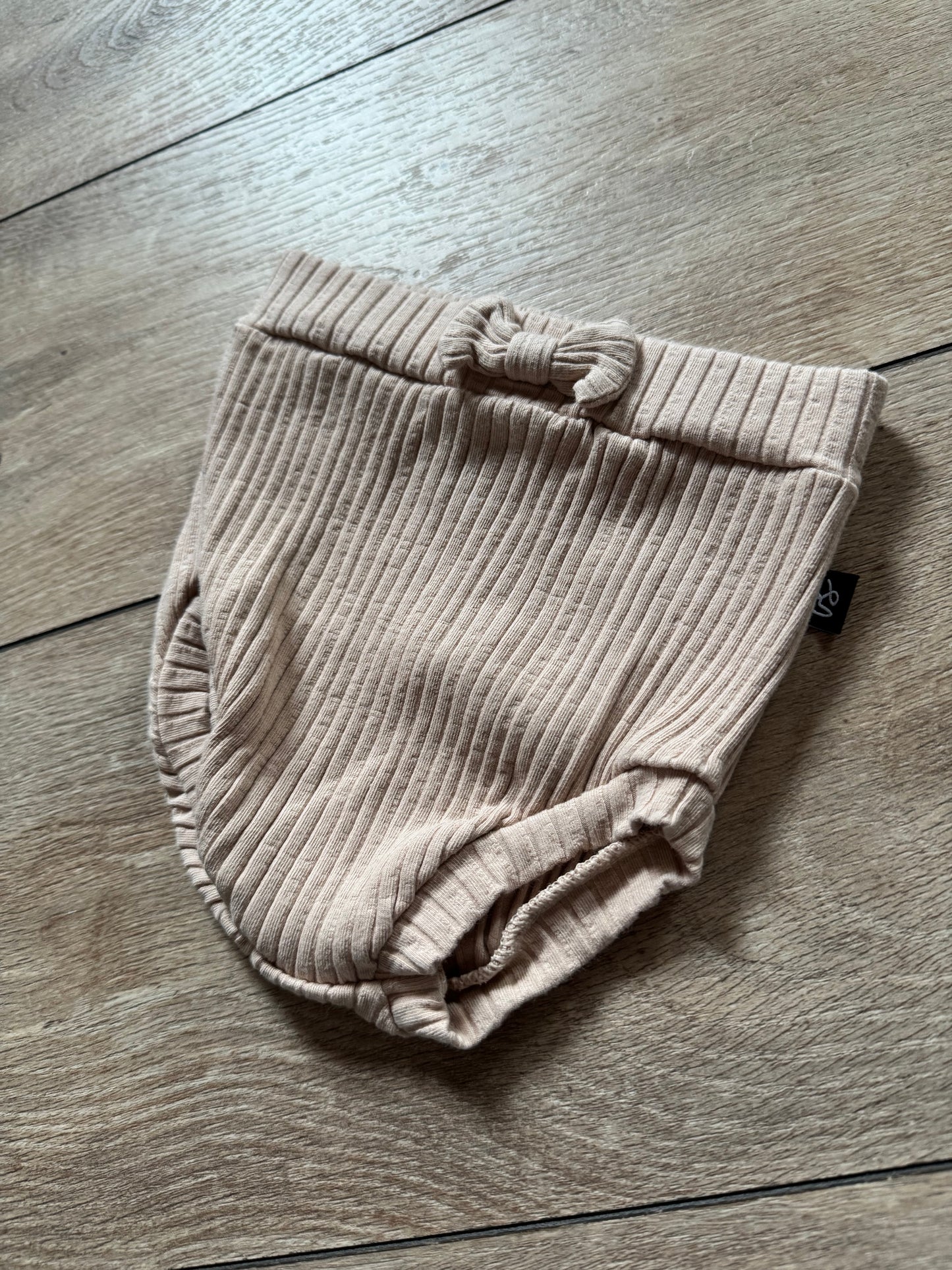 Babystyling korte broek maat 74/80