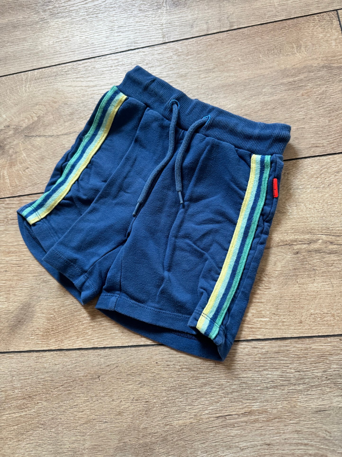 Bampidano korte broek maat 104