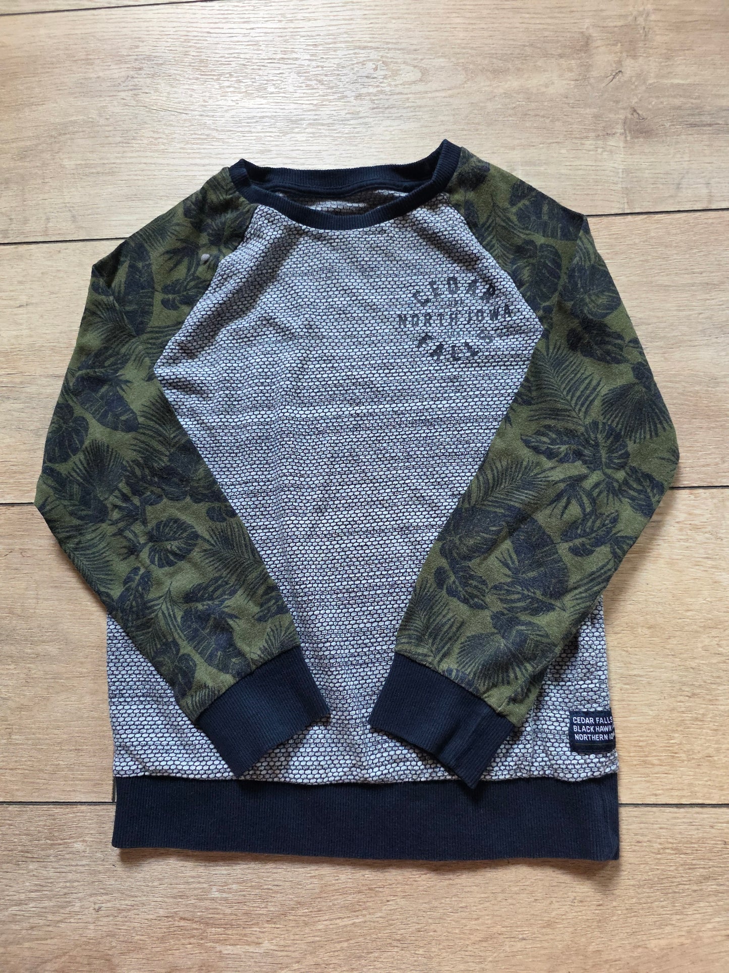 We shirtje maat 122/128