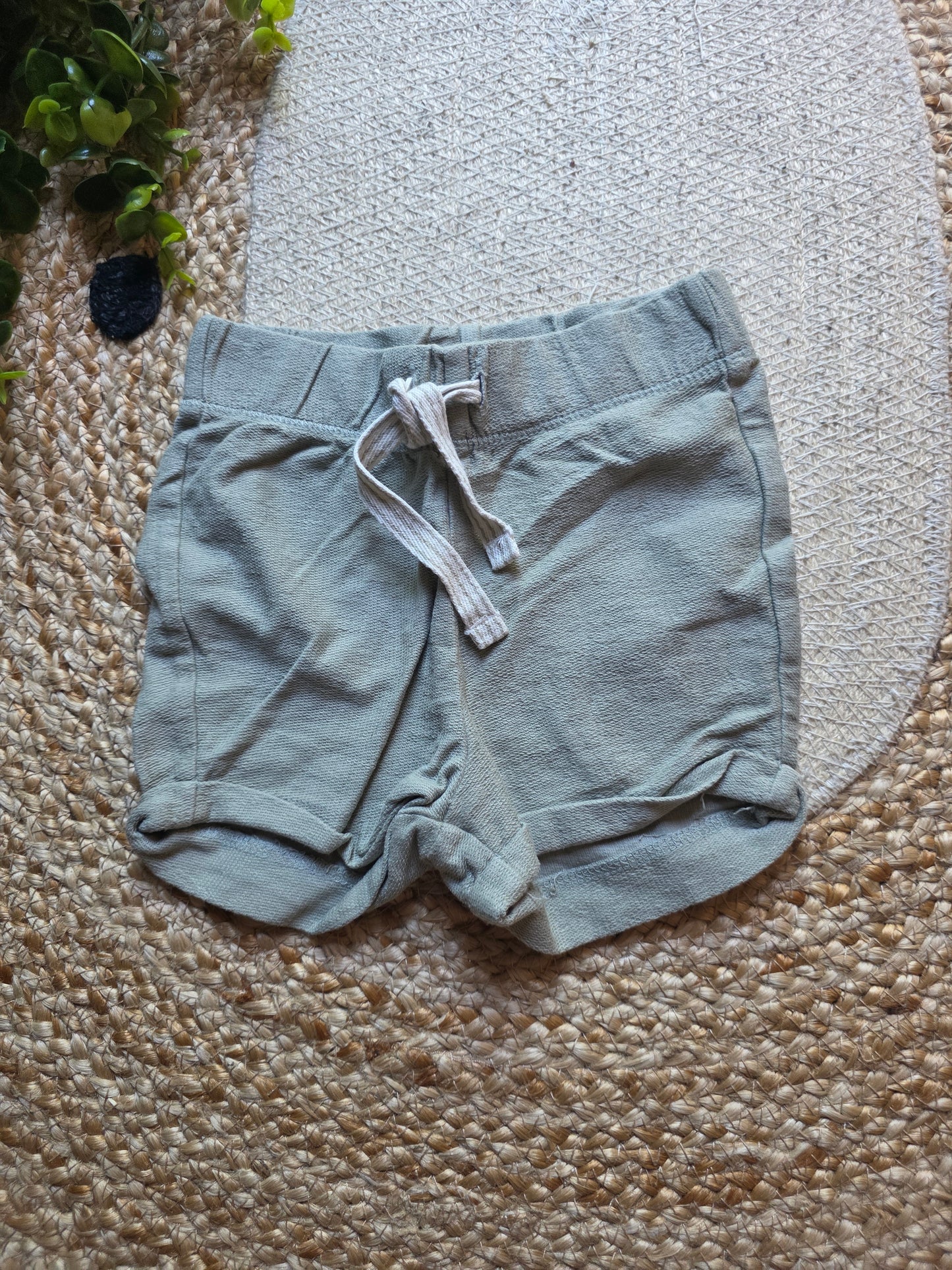 Hema korte broek maat 68 -K216