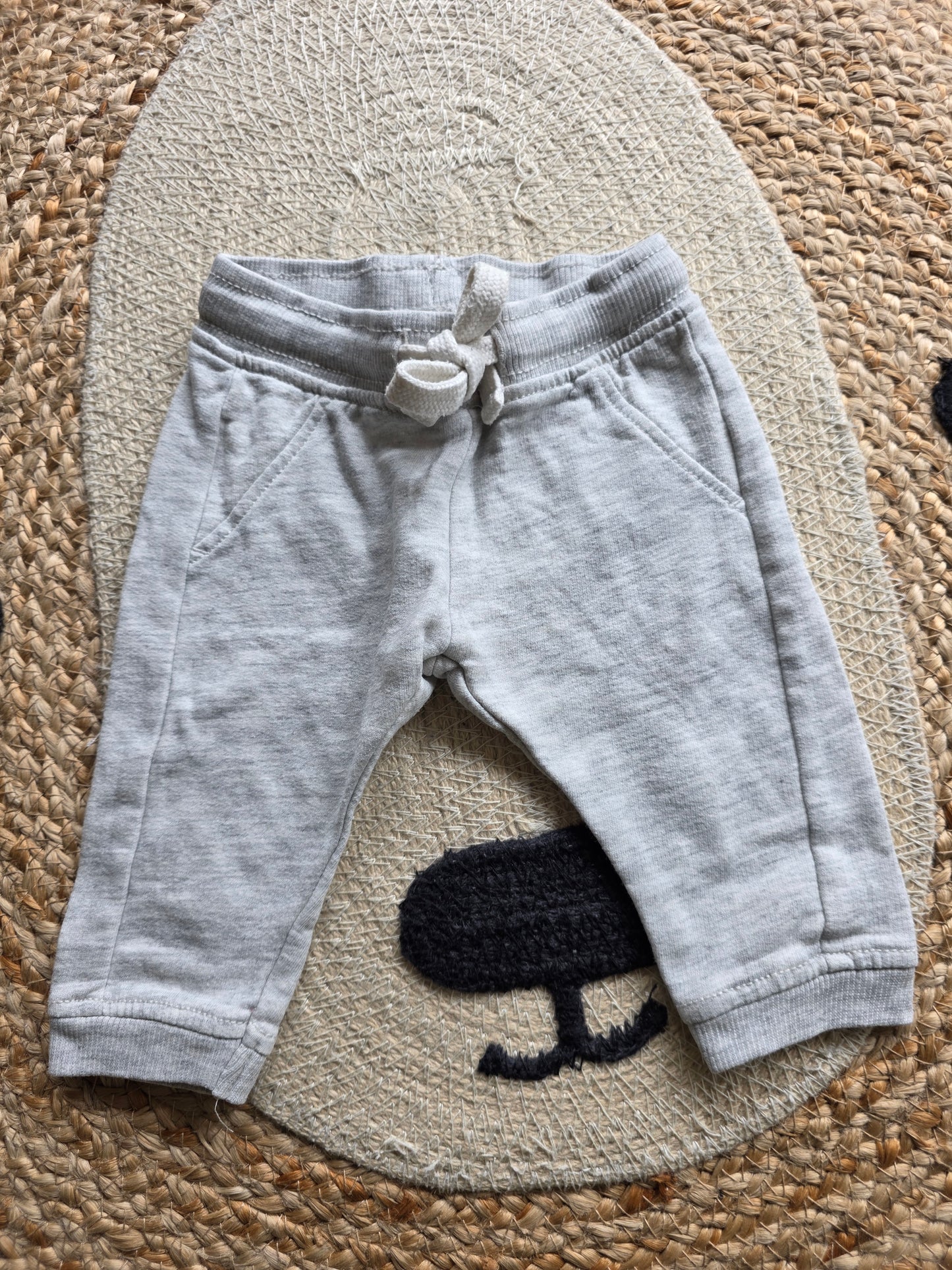 Hema broekje maat 56