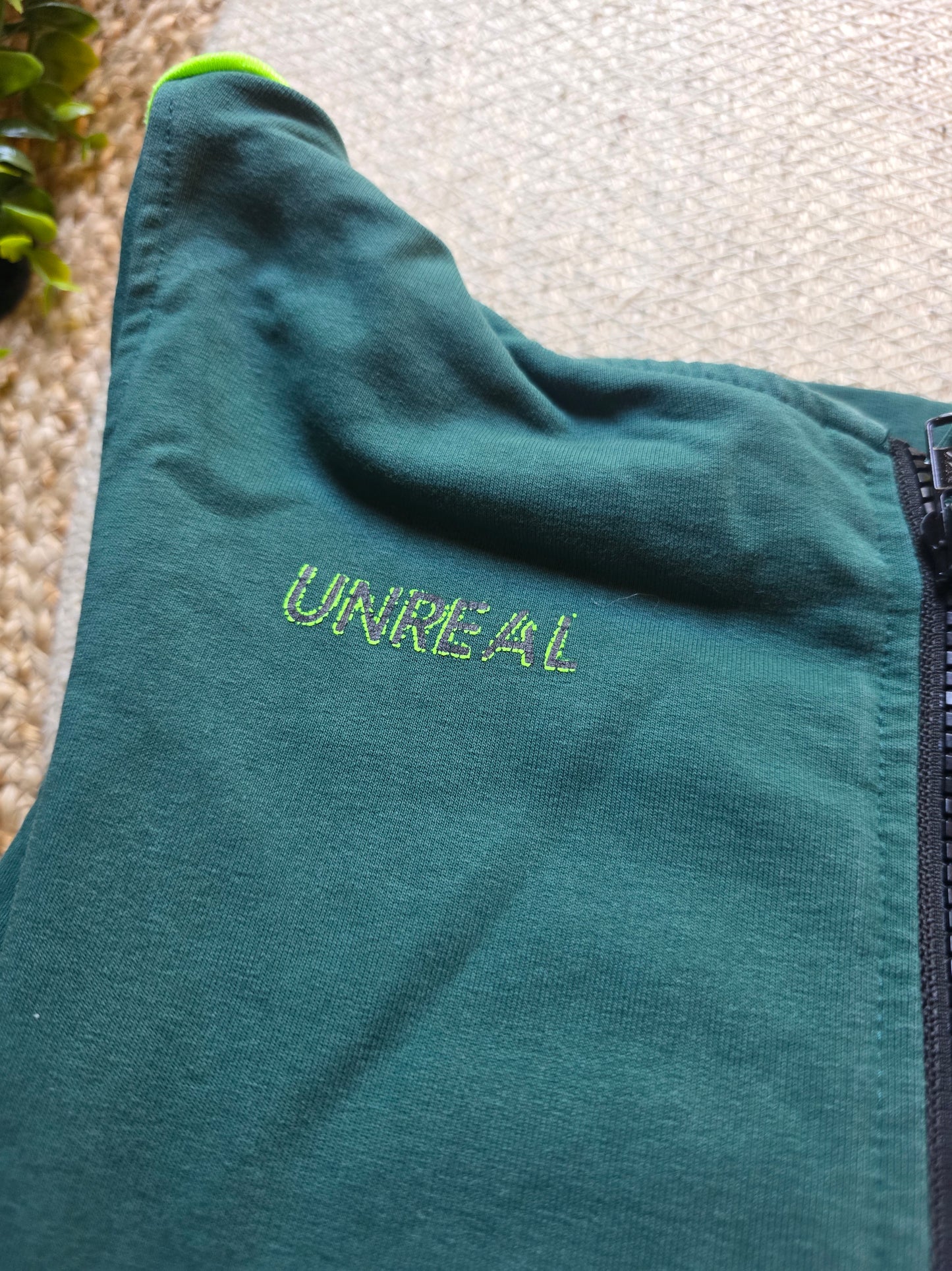 Unreal vest maat 152 -K216