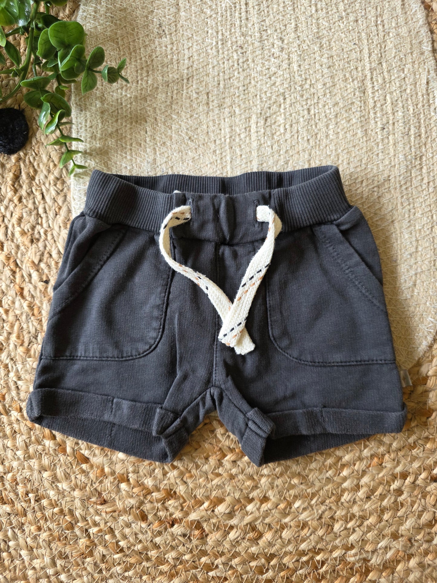 Feetje korte broek maat 56 -K210