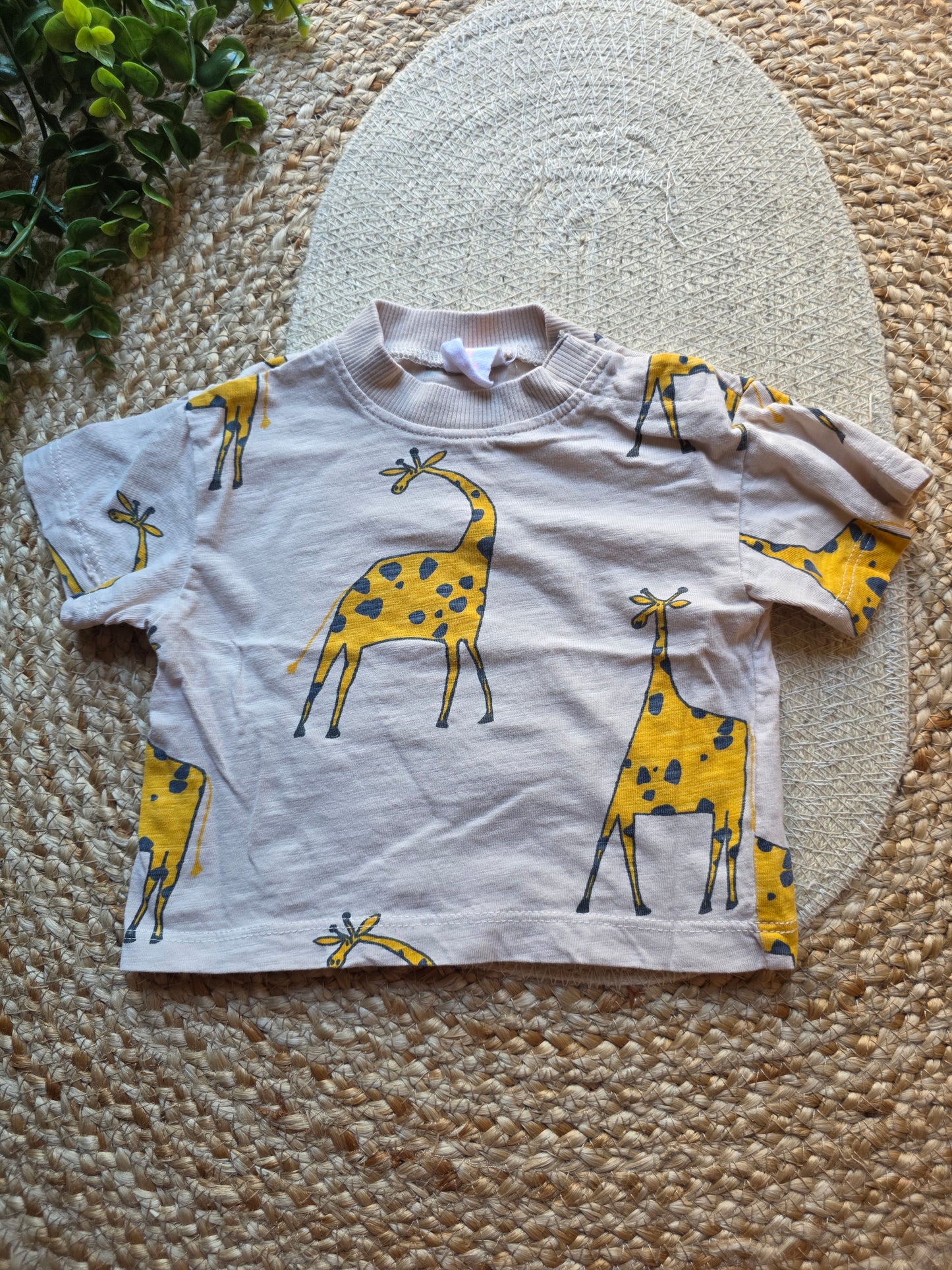 Hema tshirt maat 62 -K222