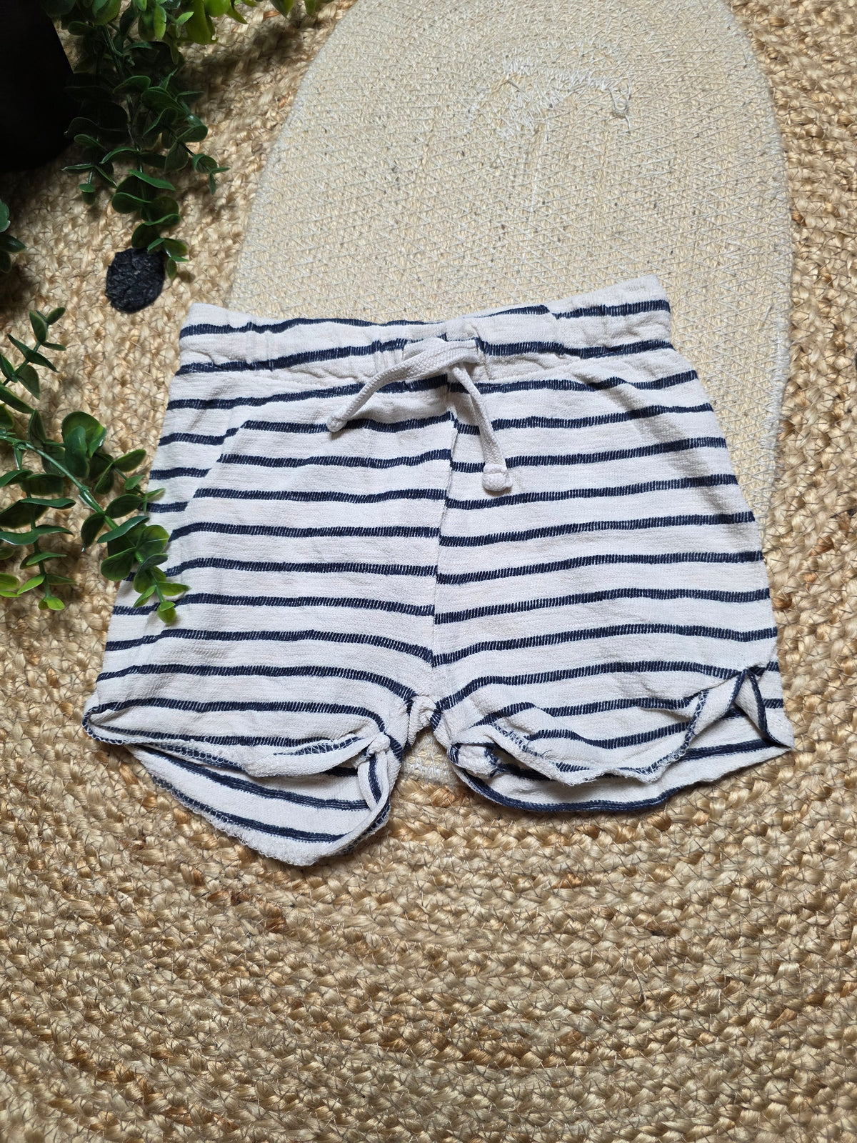 Hema korte broek maat 80