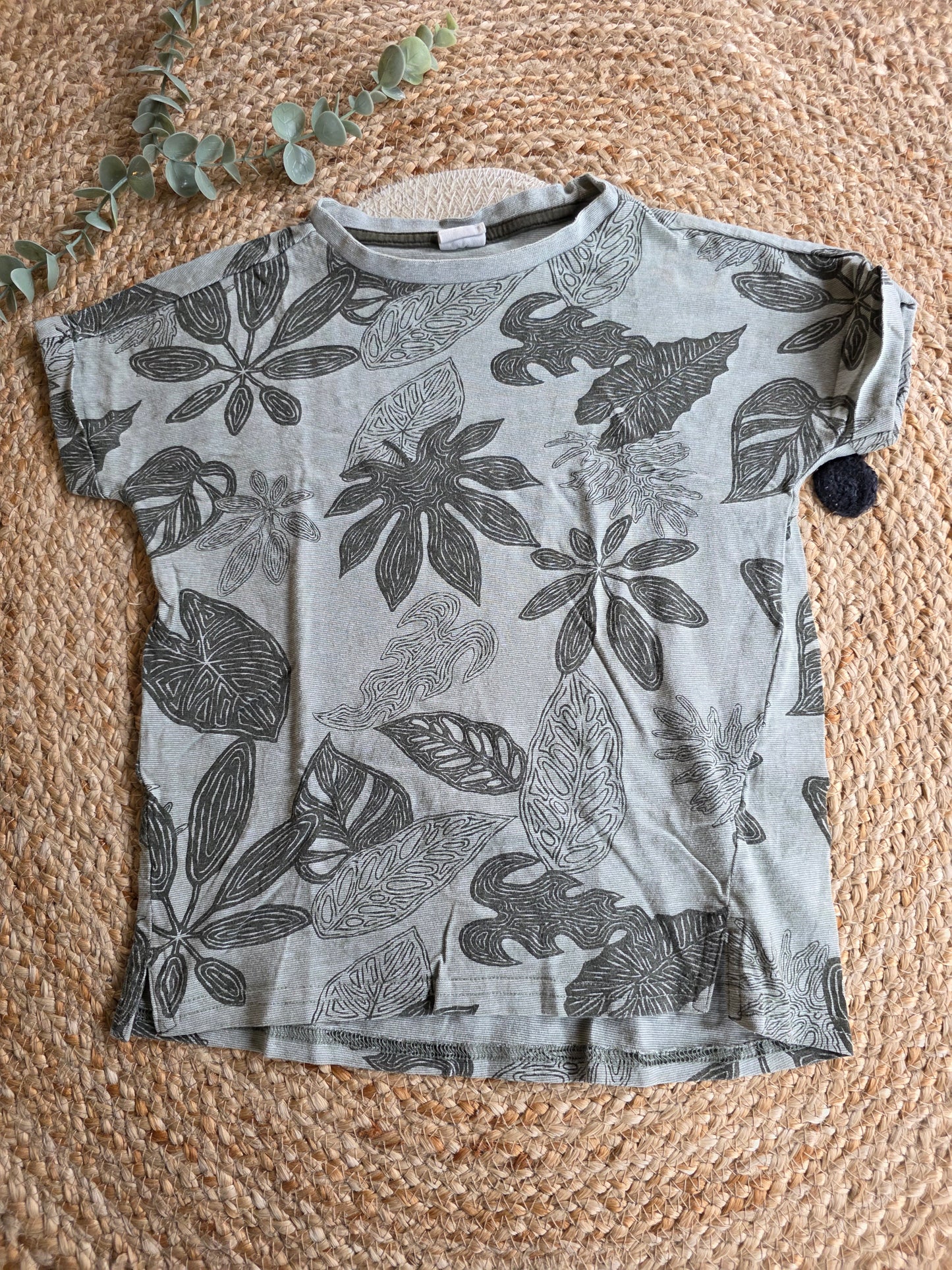 Hema tshirt maat 122/128