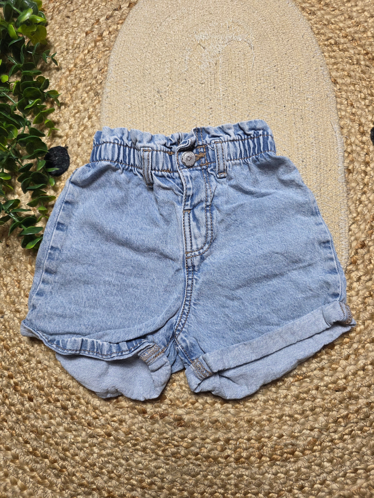 Hema korte broek maat 92