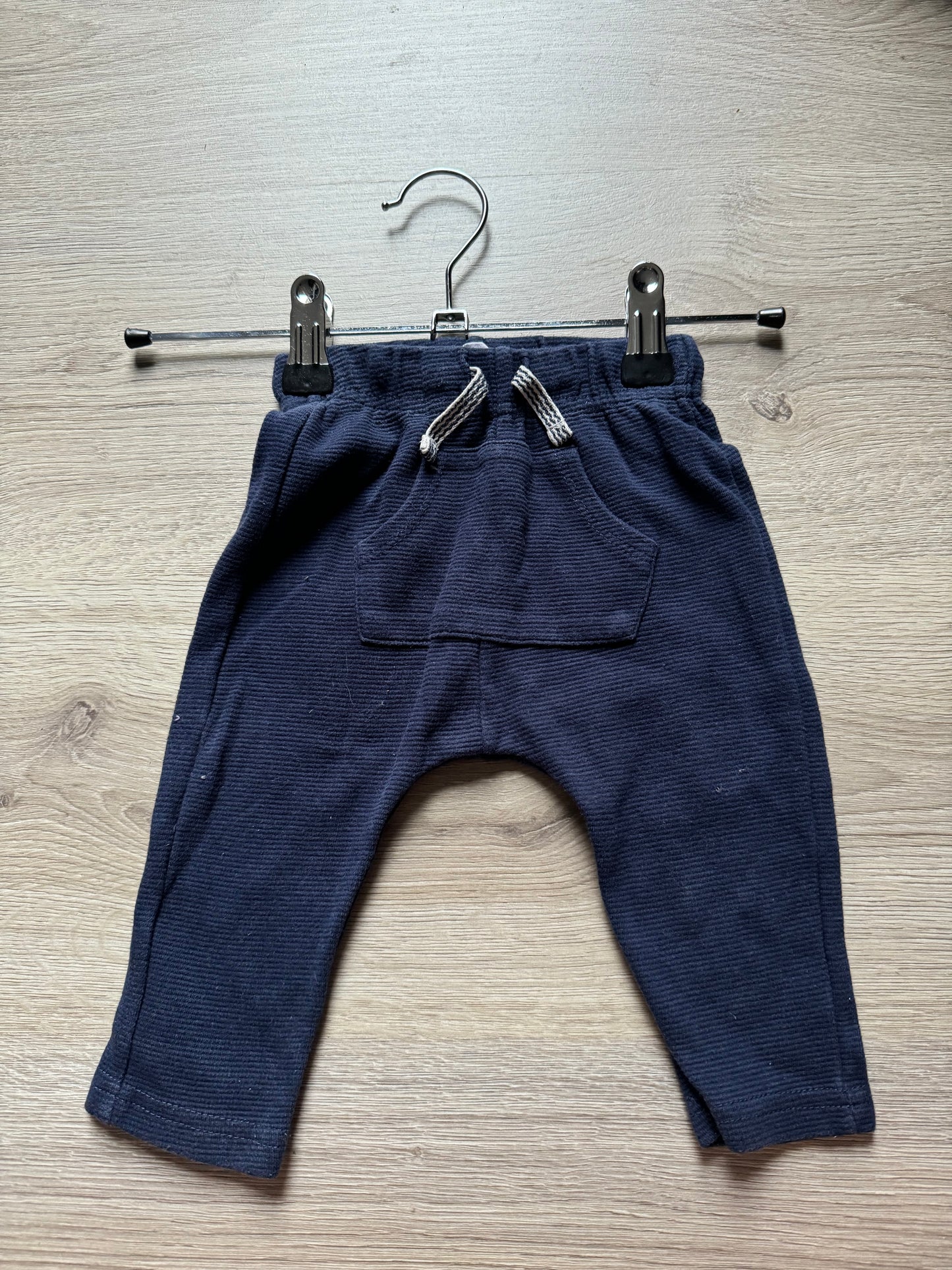 HEMA broek maat 68