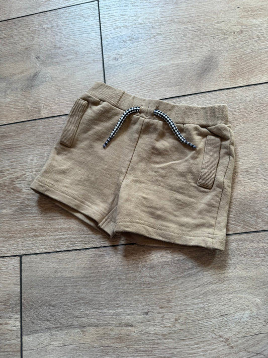 Dirkje korte broek maat 68