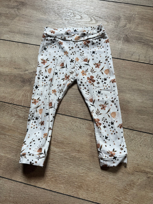 Handmade legging maat 74