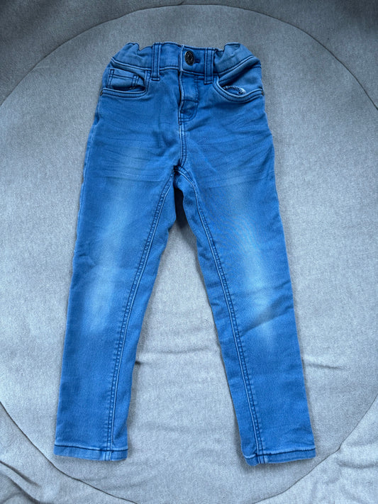 HEMA jeans maat 104