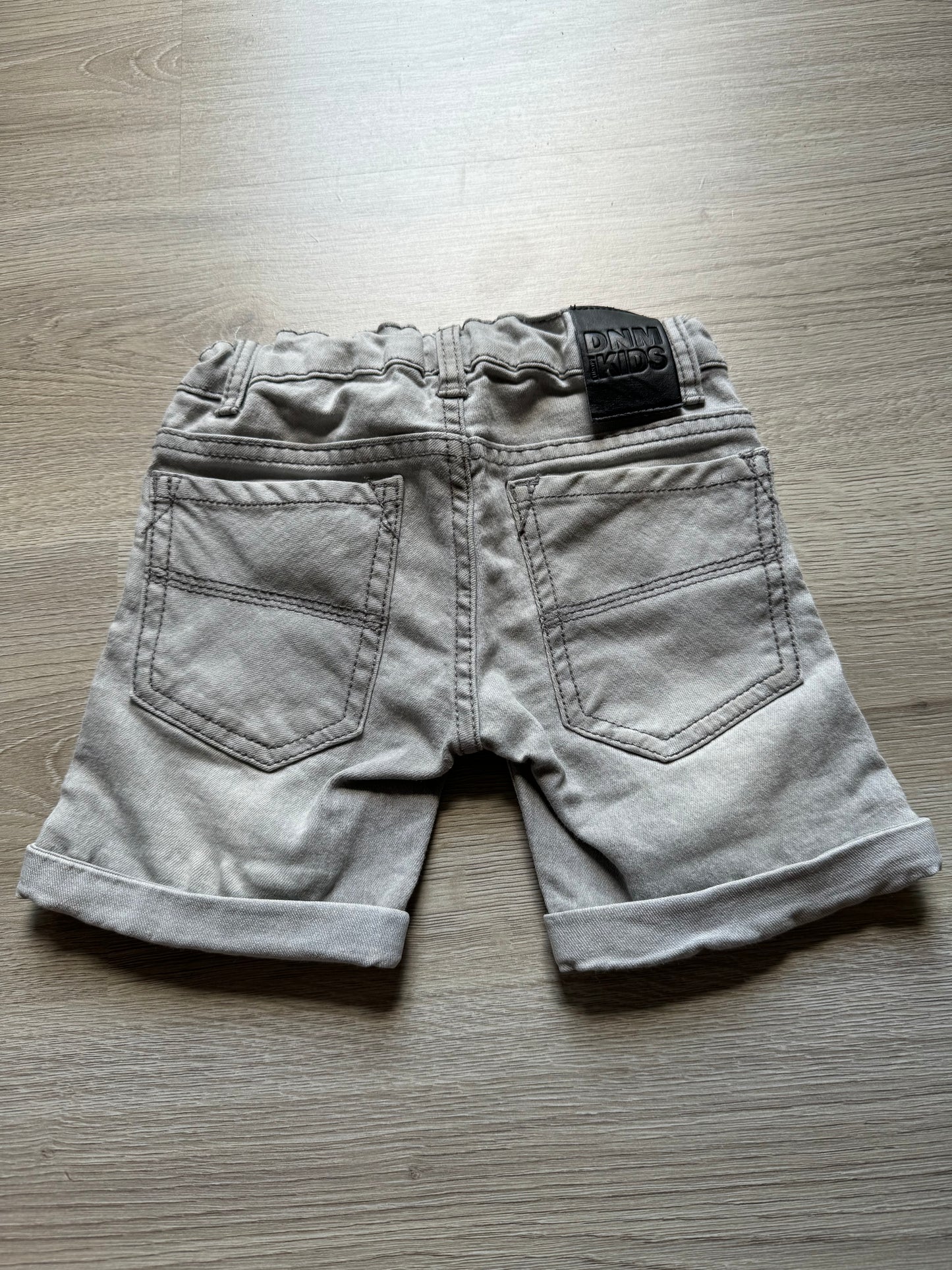 Kids korte broek maat 92