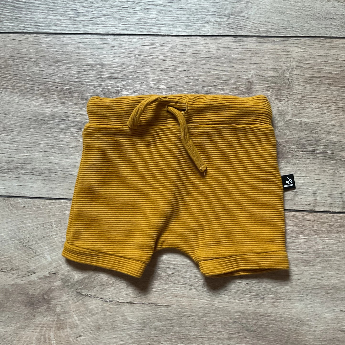 Babystyling korte broek maat 62