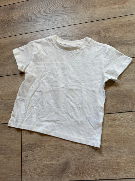 C&A tshirt maat 104