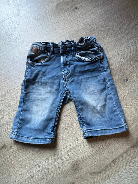 Kids korte broek maat 116