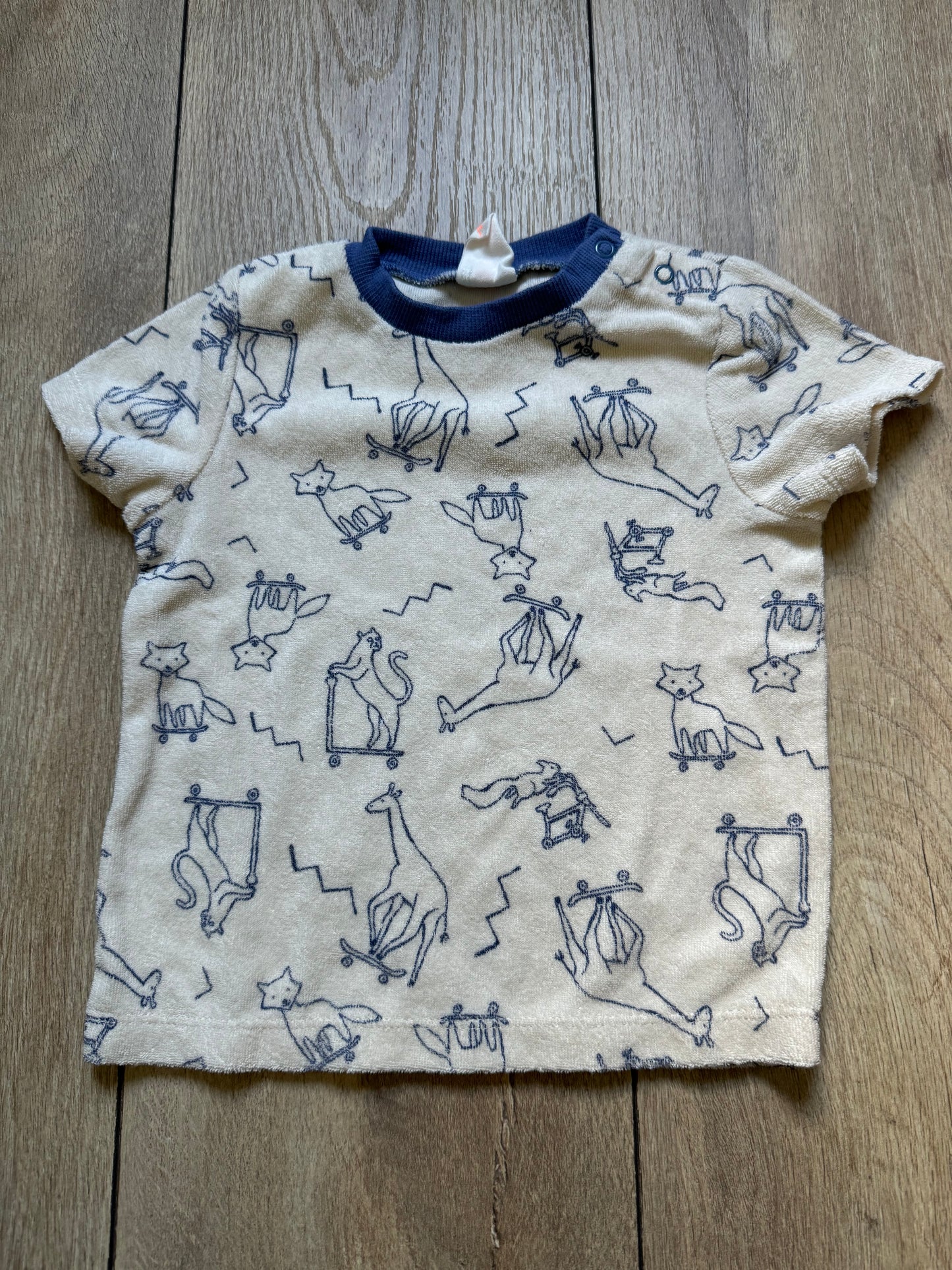 HEMA t-shirt maat 80