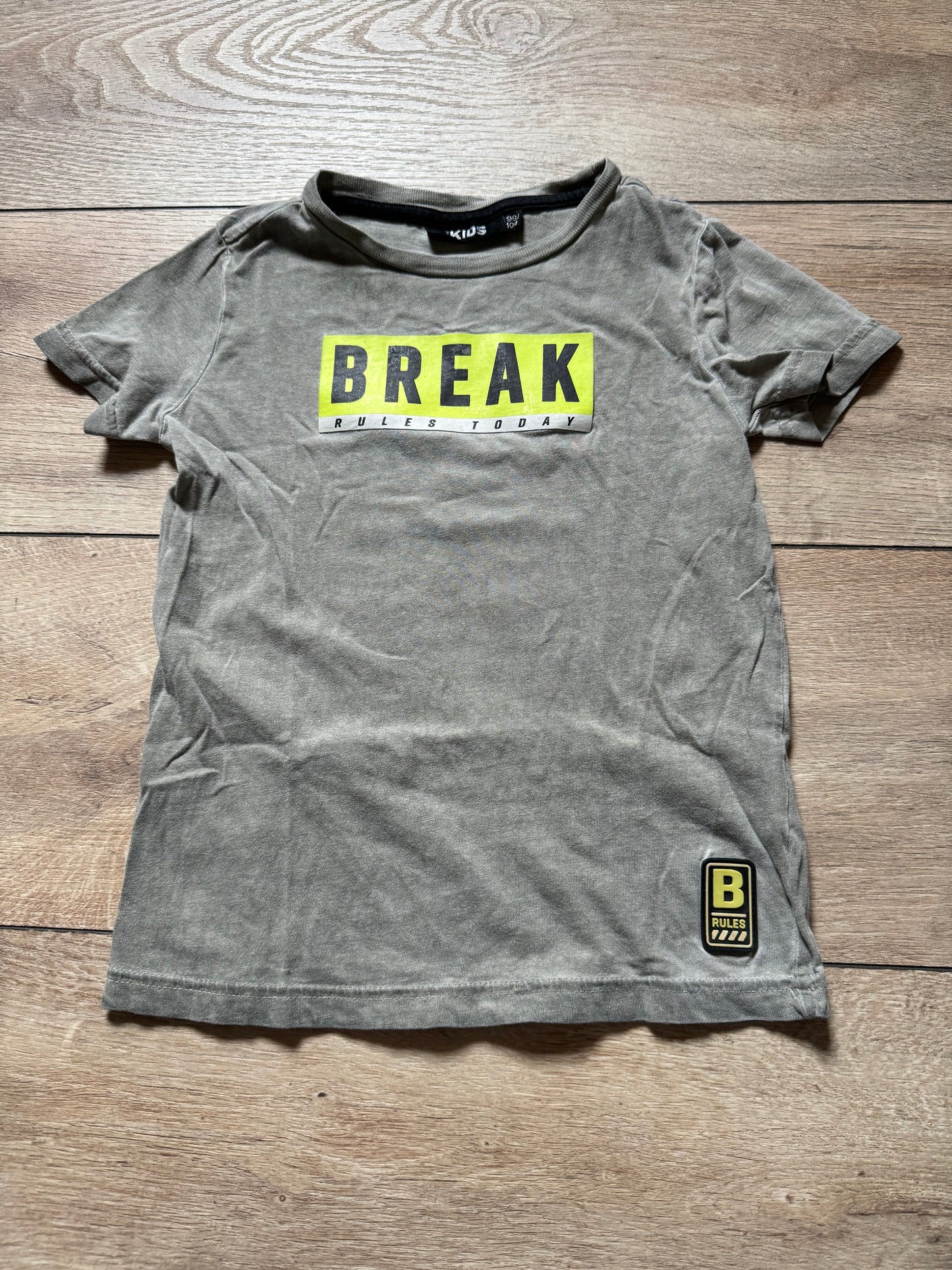 Kids t-shirt maat 98-104