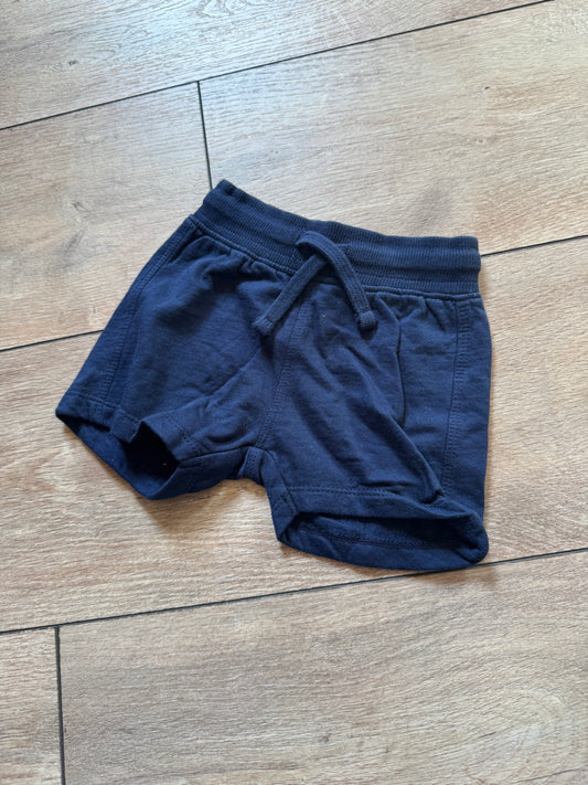 HEMA korte broek maat 68