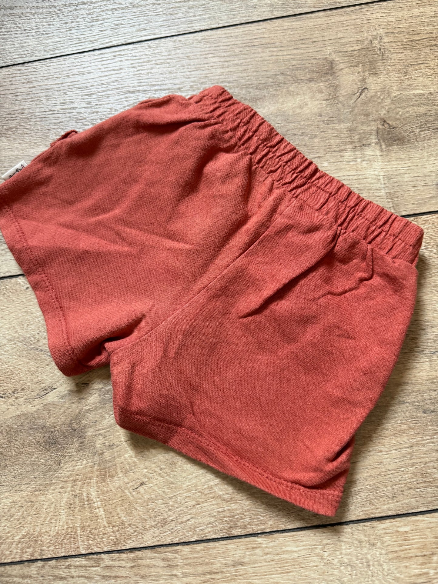 HEMA korte broek maat 86