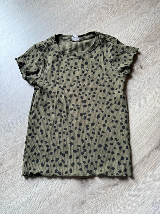 HEMA tshirt maat 110/116