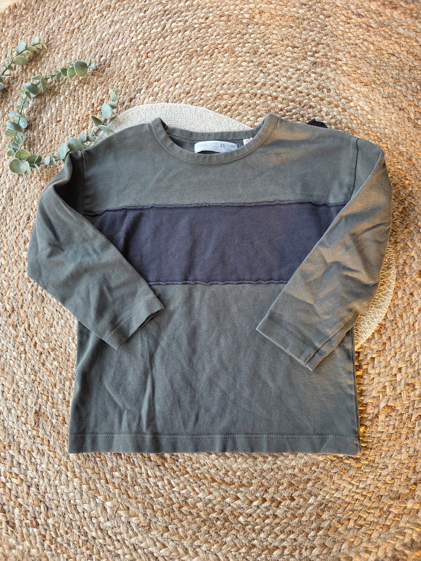 Zara shirtje maat 110