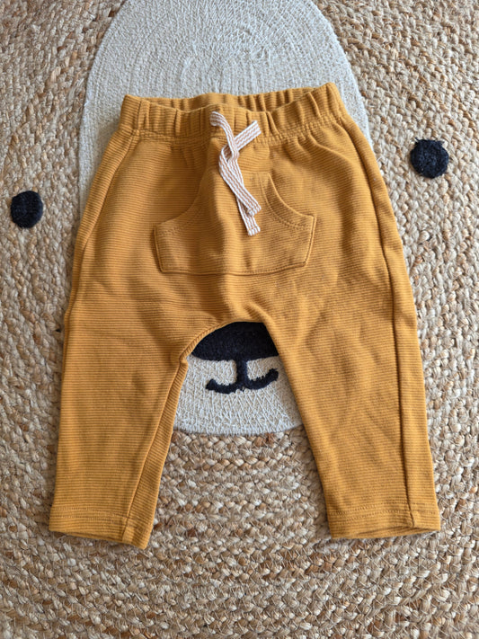 Hema broek maat 74