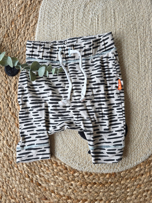 Hema broekje maat 50