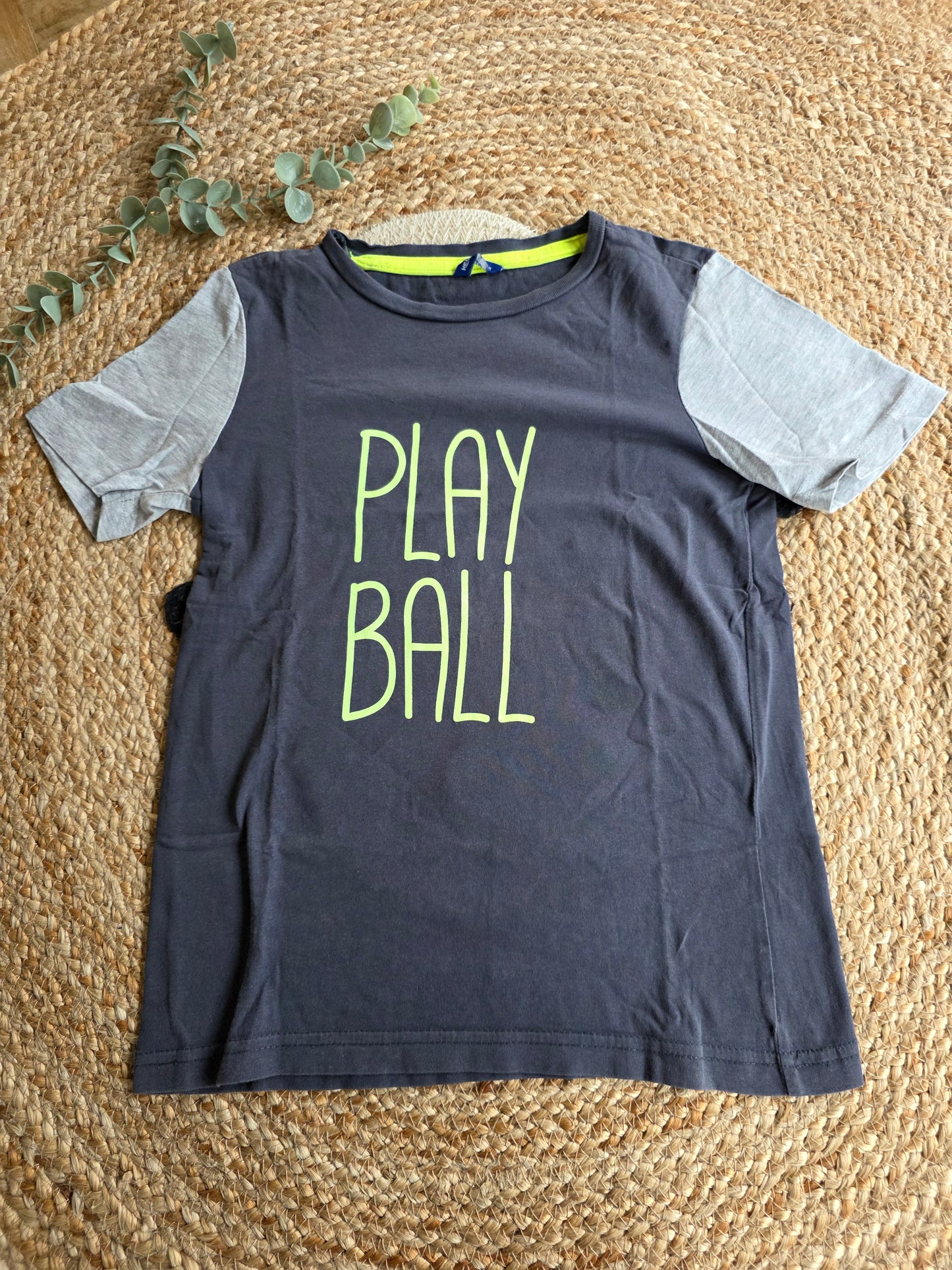 Hema tshirt maat 122/128