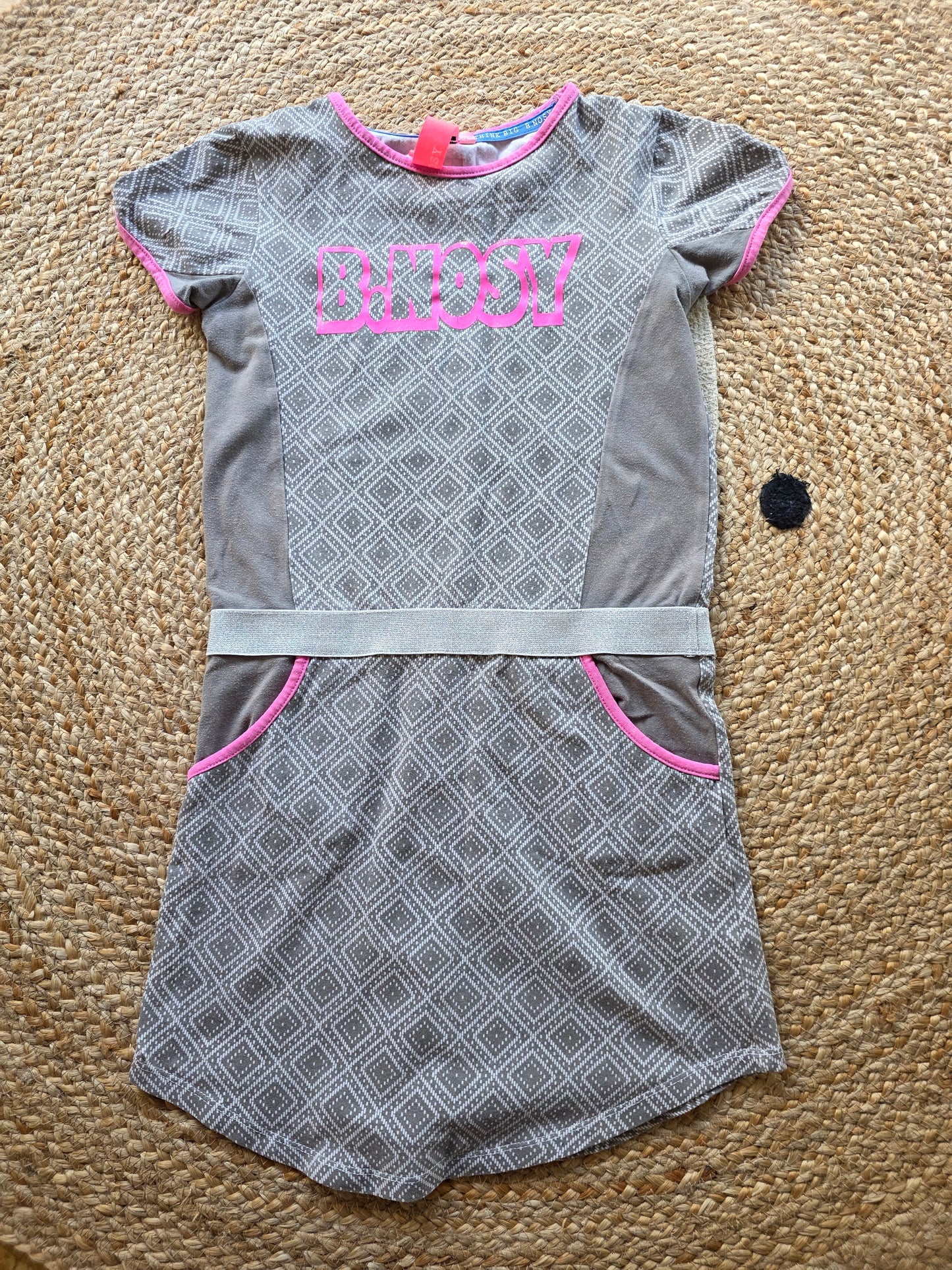 B nosy jurkje maat 146/152