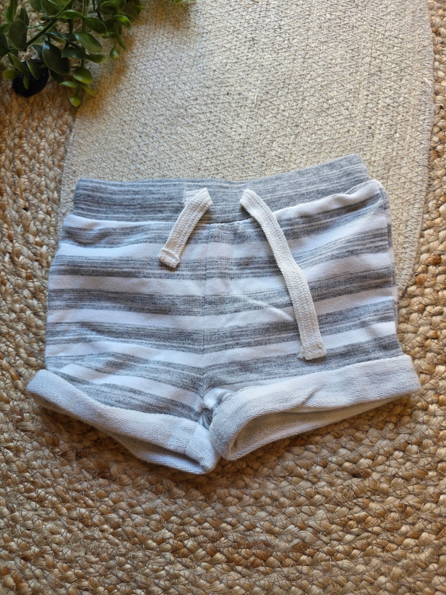 Hema korte broek maat 62 -k224