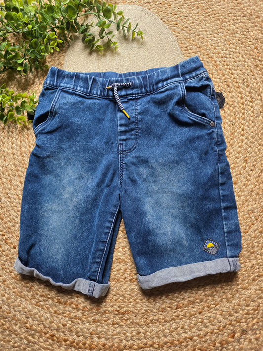 Hema korte broek maat 134/140