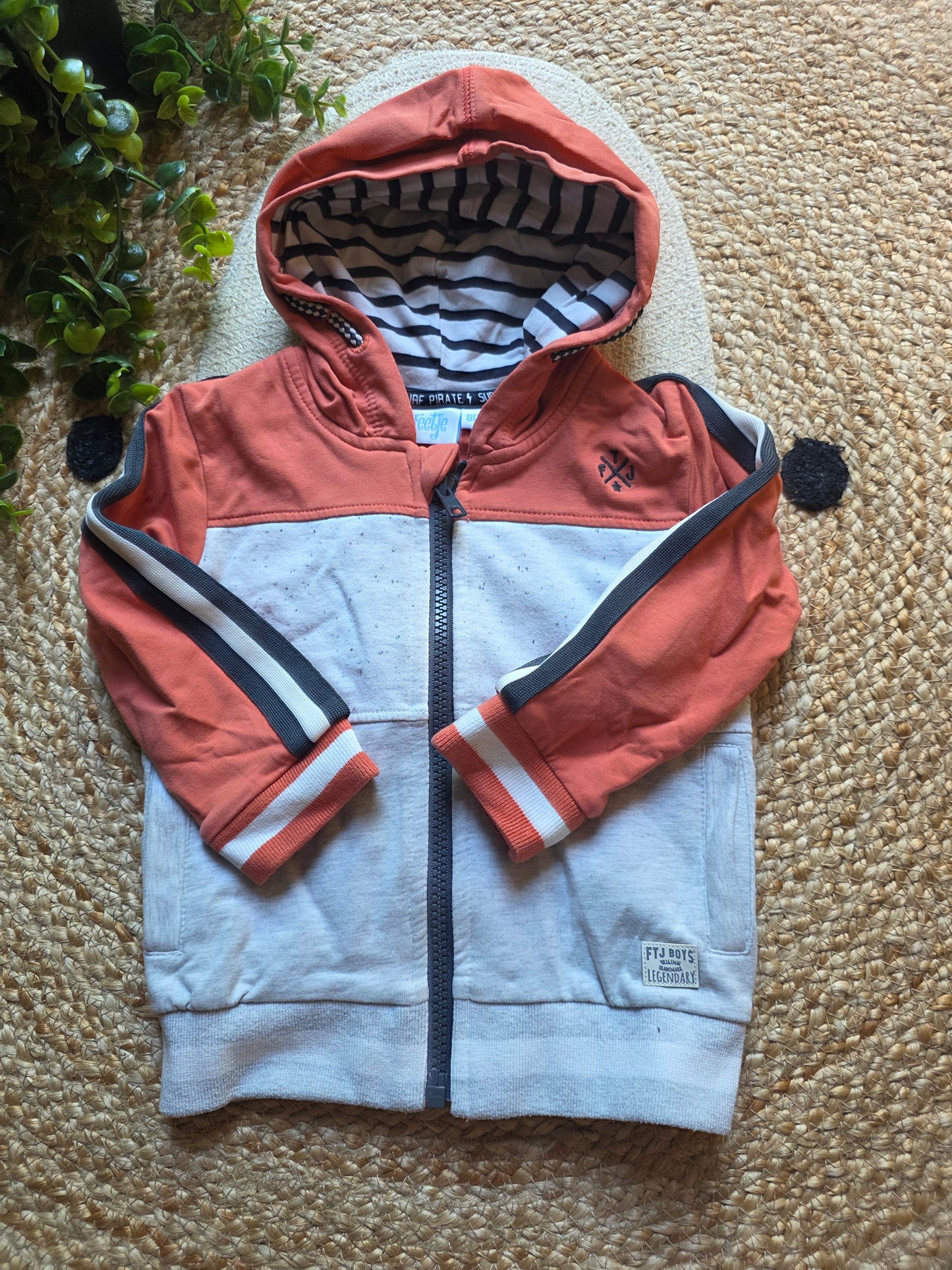 Feetje vest maat 80 -K216