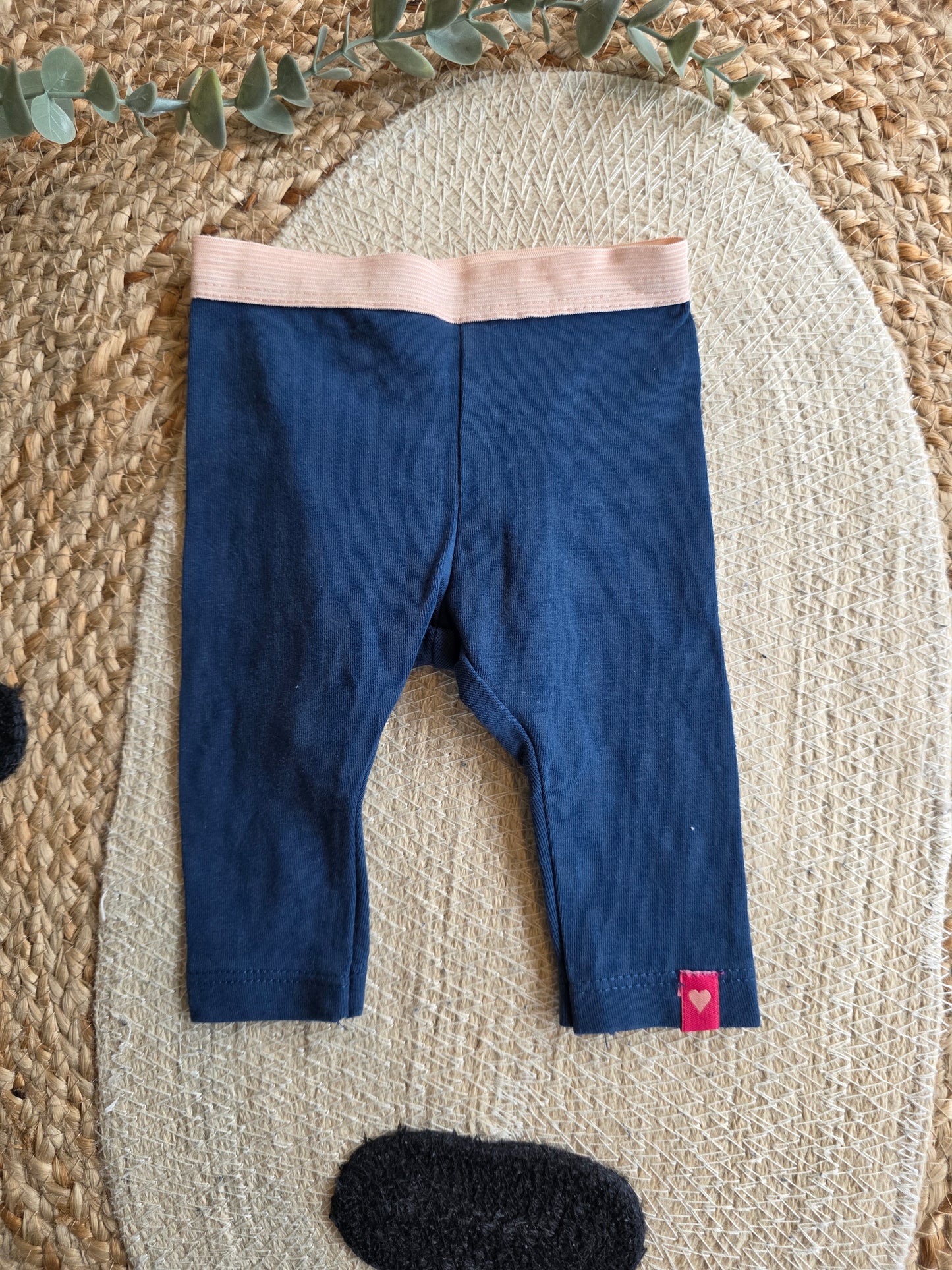 Newborn legging maat 56