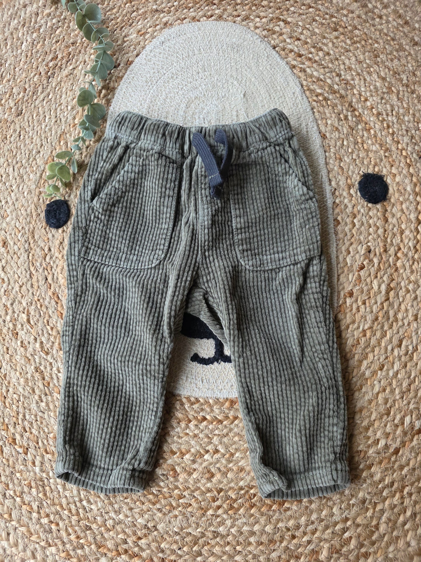 Hema broekje maat 74