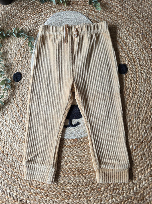 Hema broek maat 92