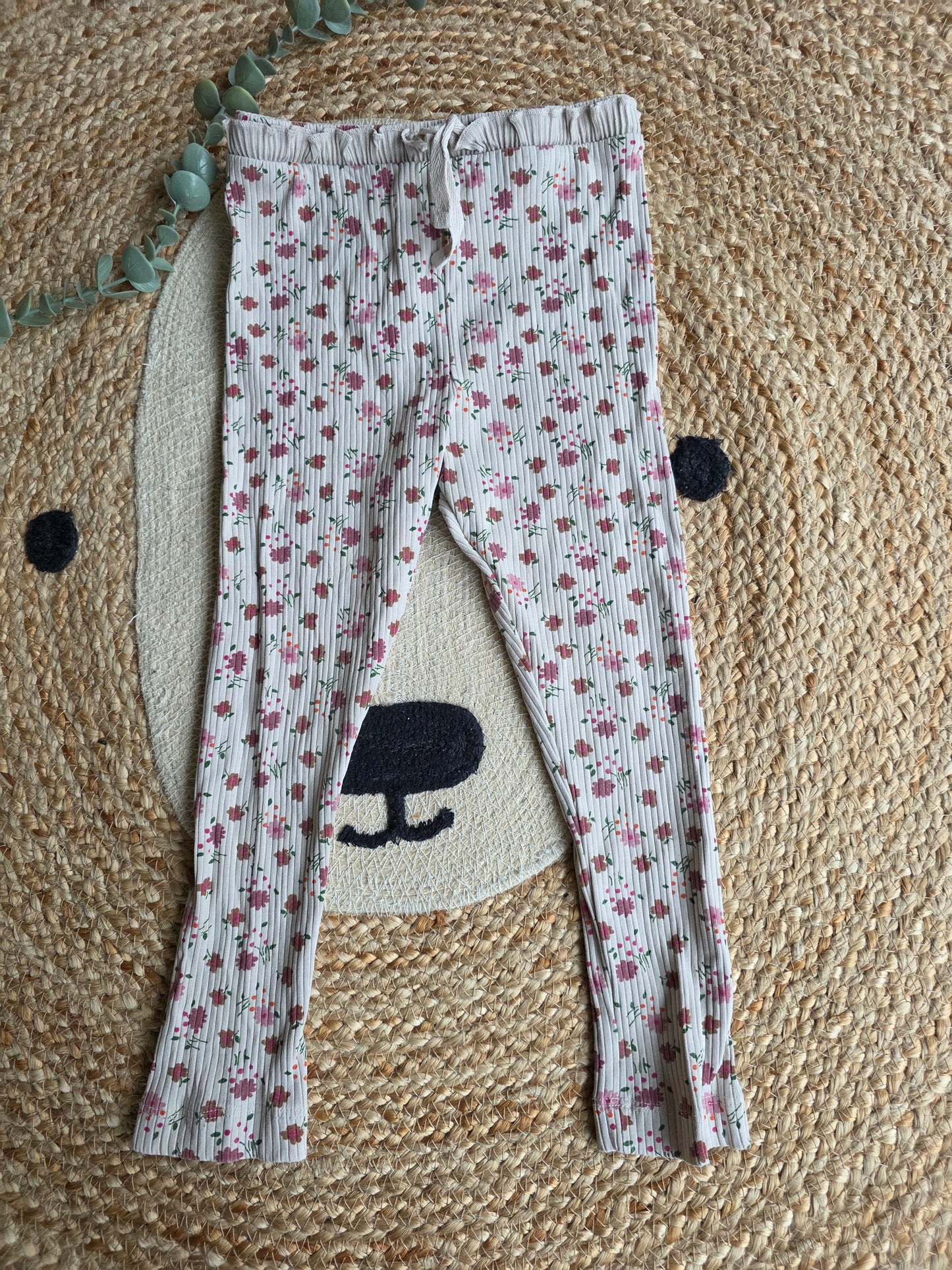 Hema broekje maat 98