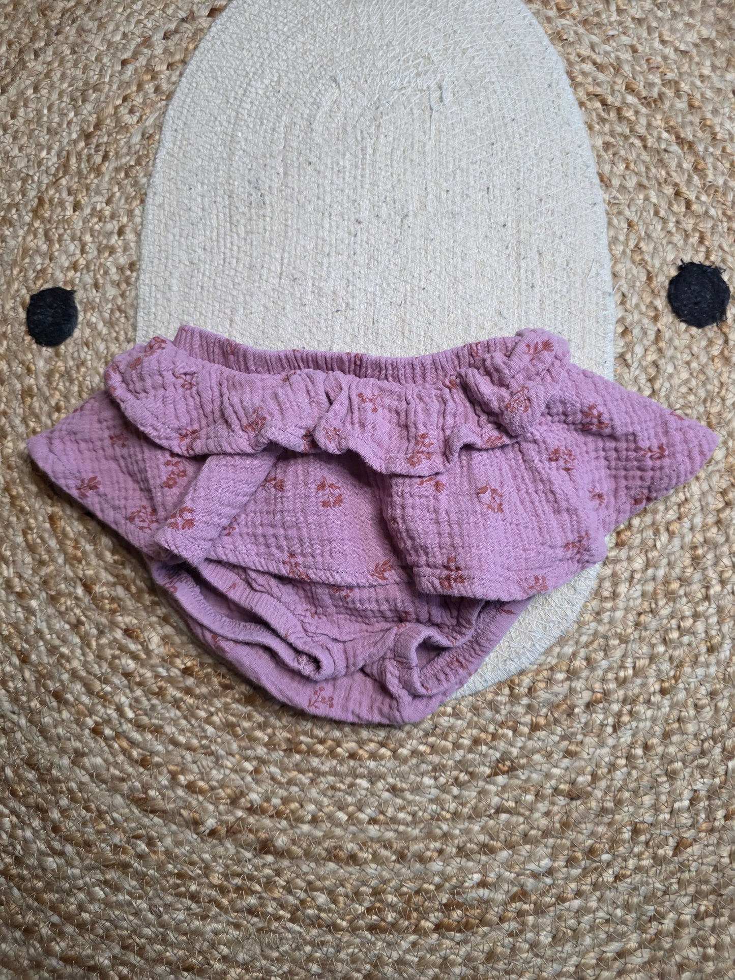 Hema korte broek maat 74