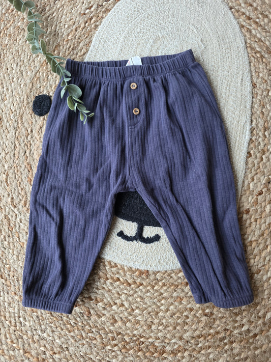 Hema broekje maat 68