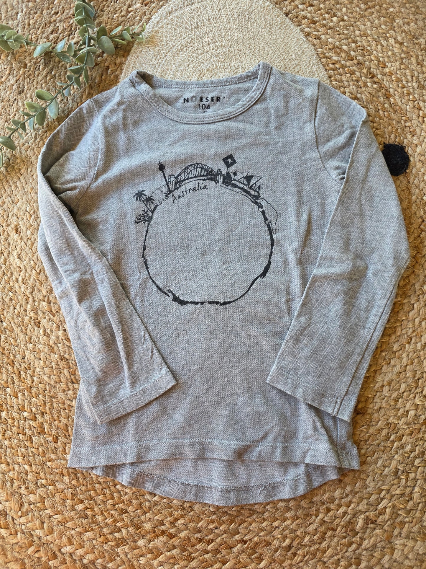 Noeser shirtje maat 104