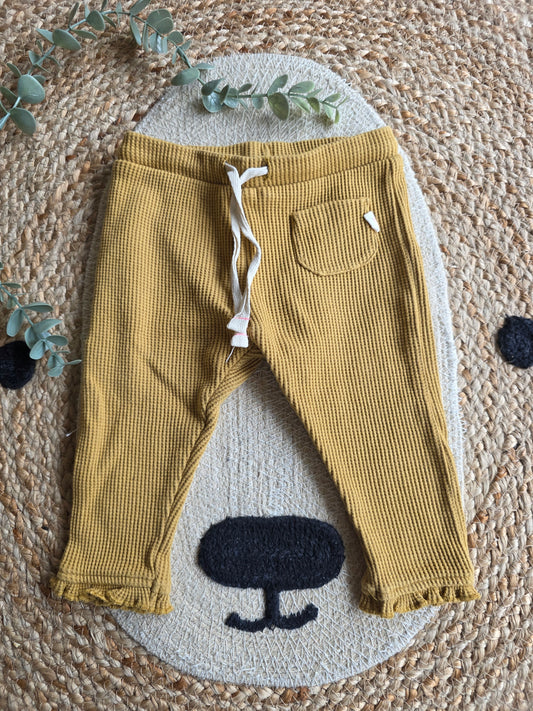 Hema broekje maat 68