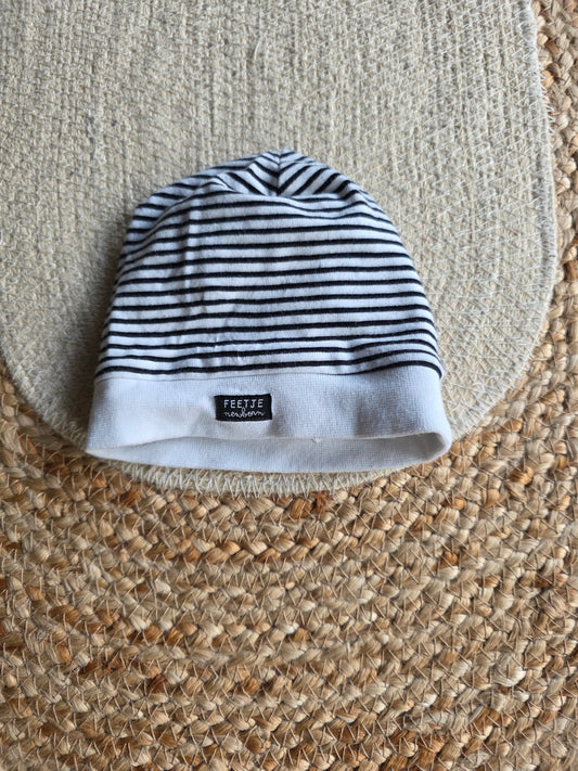 Feetje newborn mutsje