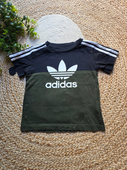 Adidias tshirt maat 80 -K212