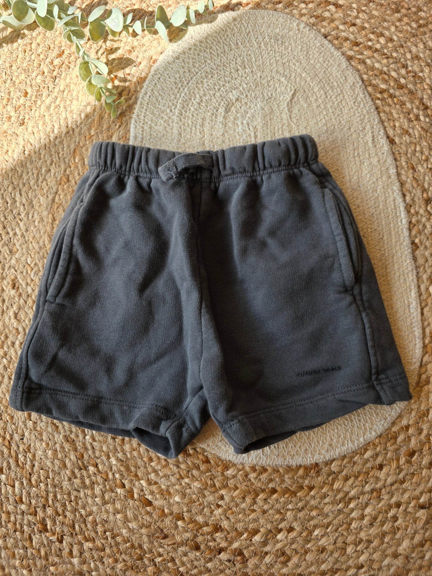 Zara korte broek maat 98