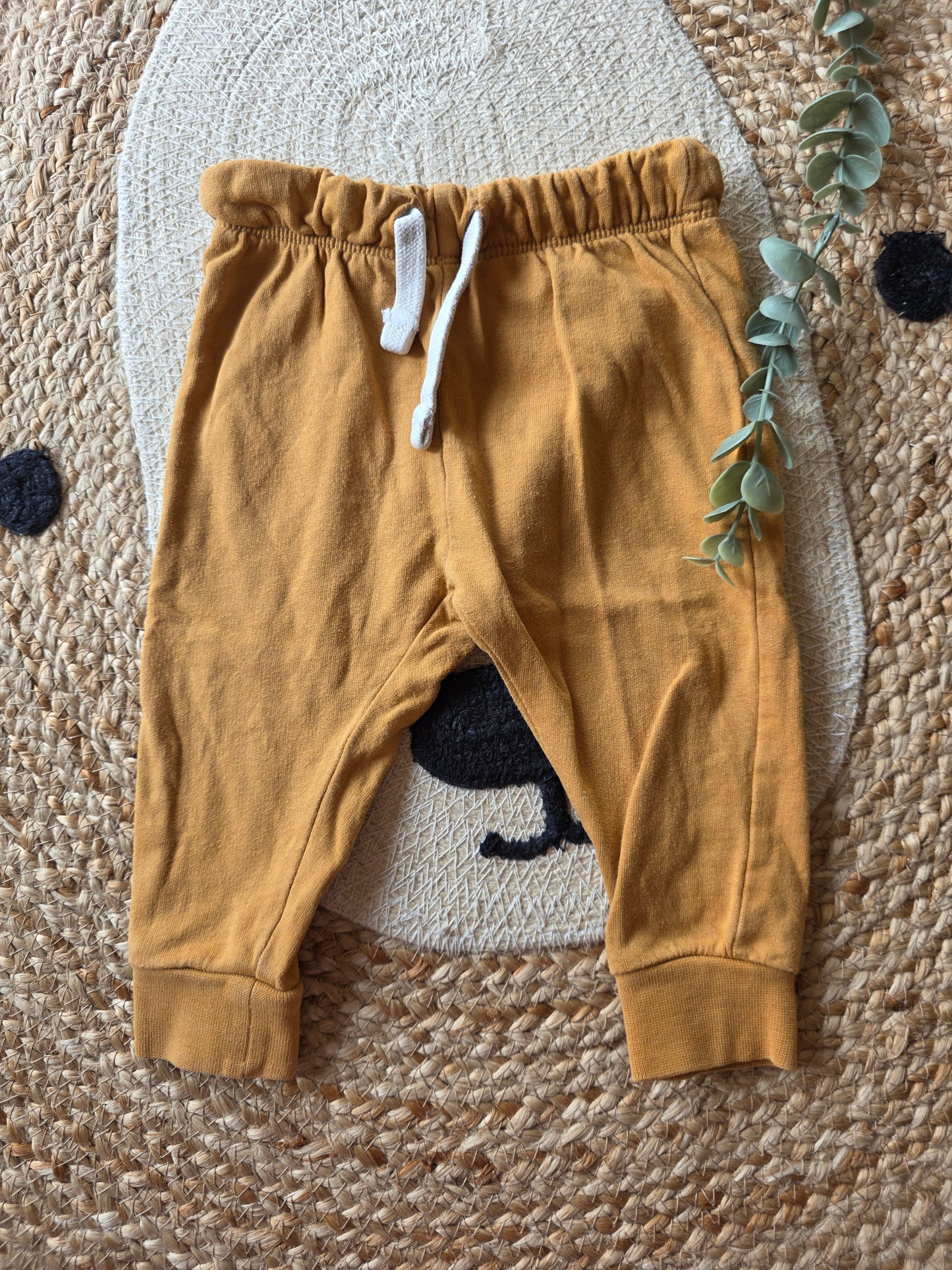 Hema broek maat 68