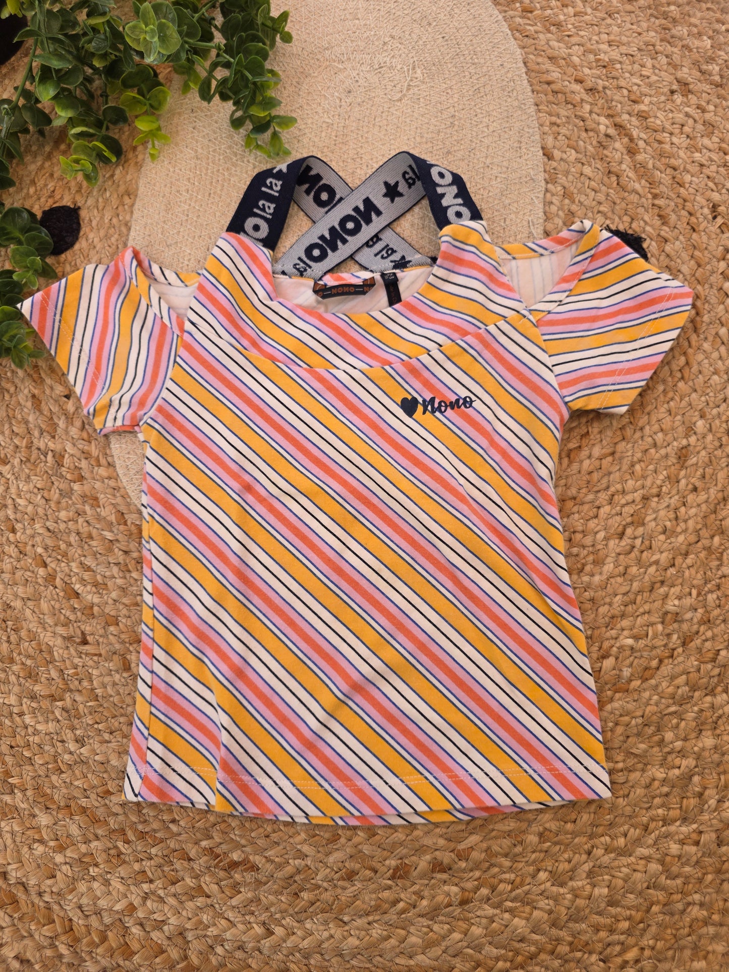 Nono tshirt maat 98