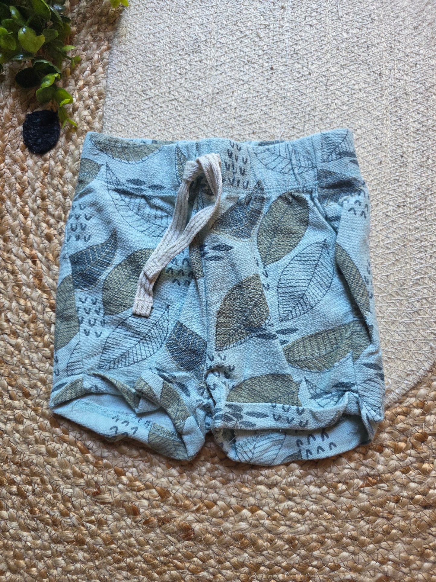 Hema korte broek maat 68 -K216
