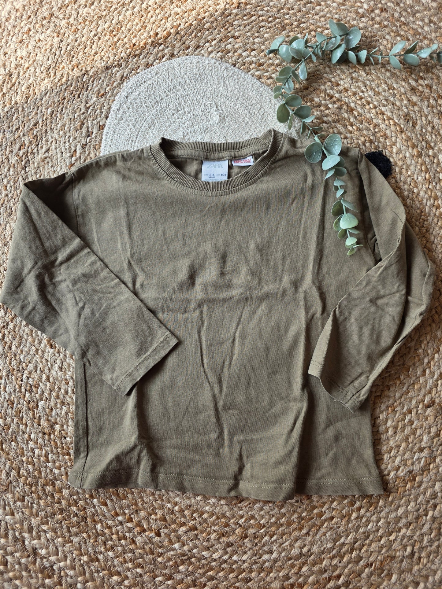 Zara shirtje maat 104