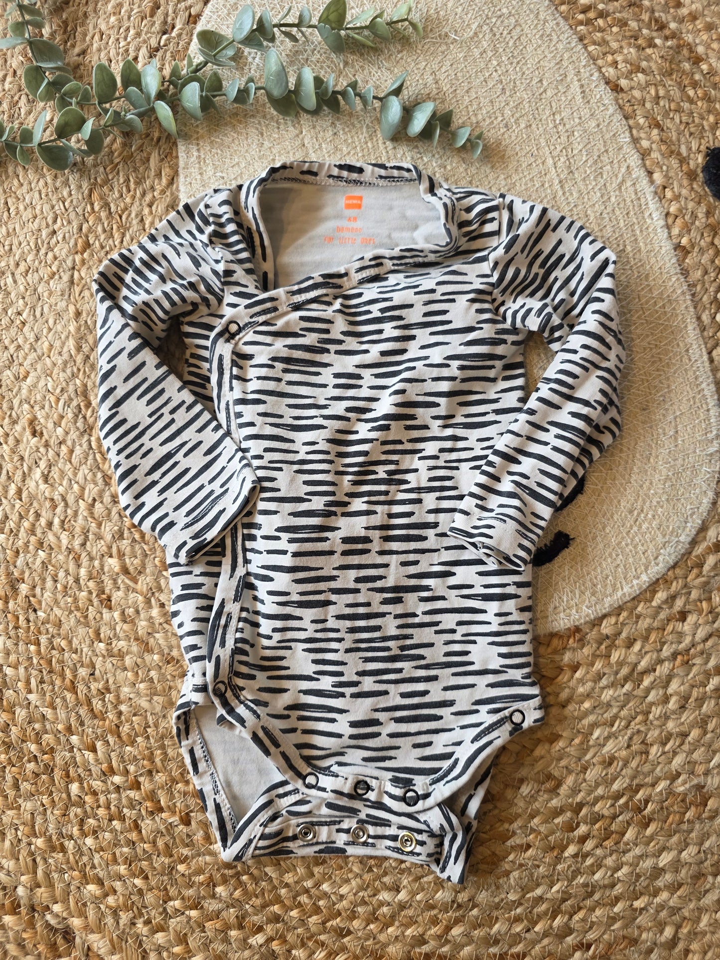 Hema bamboo romper maat 68