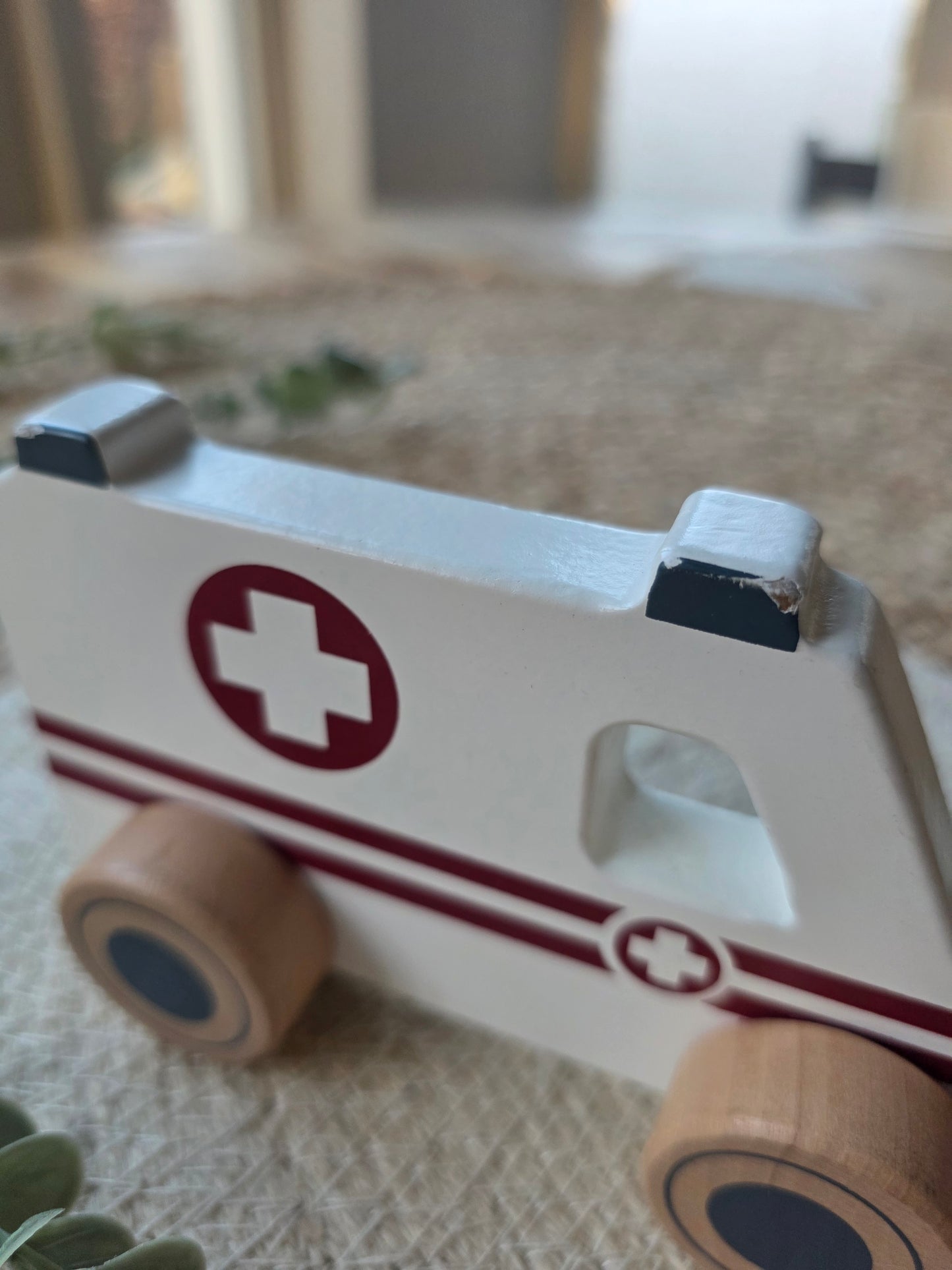 Little dutch houten ambulanceauto