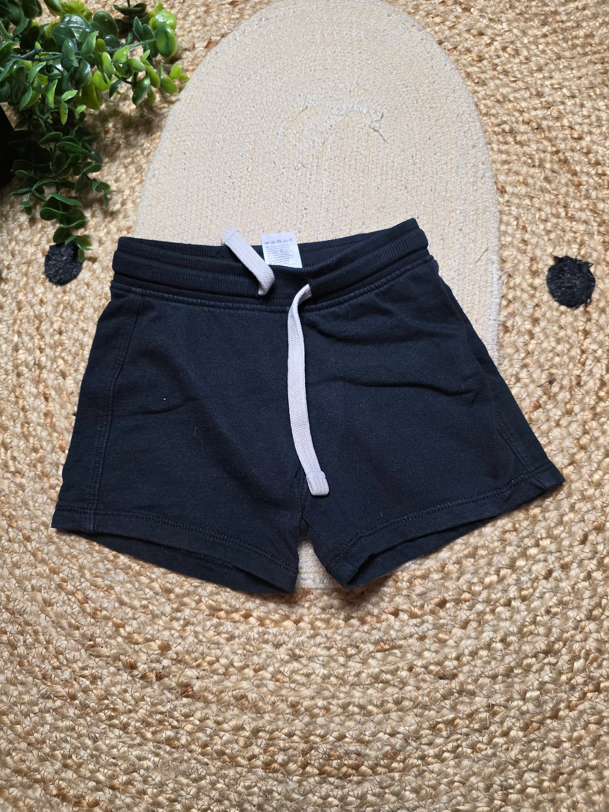 Hema korte broek maat 80